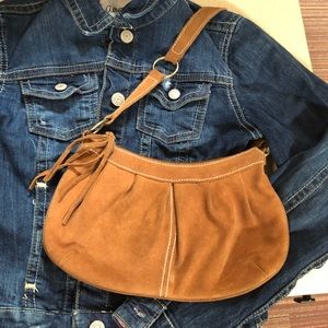🦋pick 5/$25!  曆 Suede brown shoulder bag w fringe